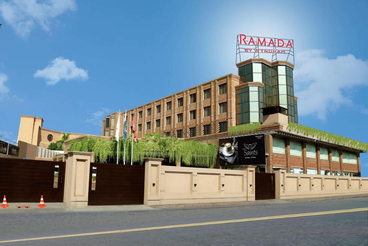 Ramada By Wyndham Multan Hotel Buitenkant foto
