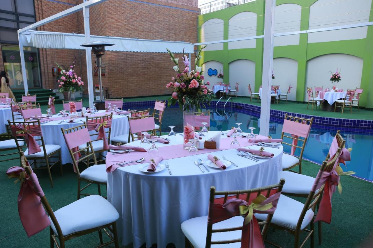 Ramada By Wyndham Multan Hotel Buitenkant foto