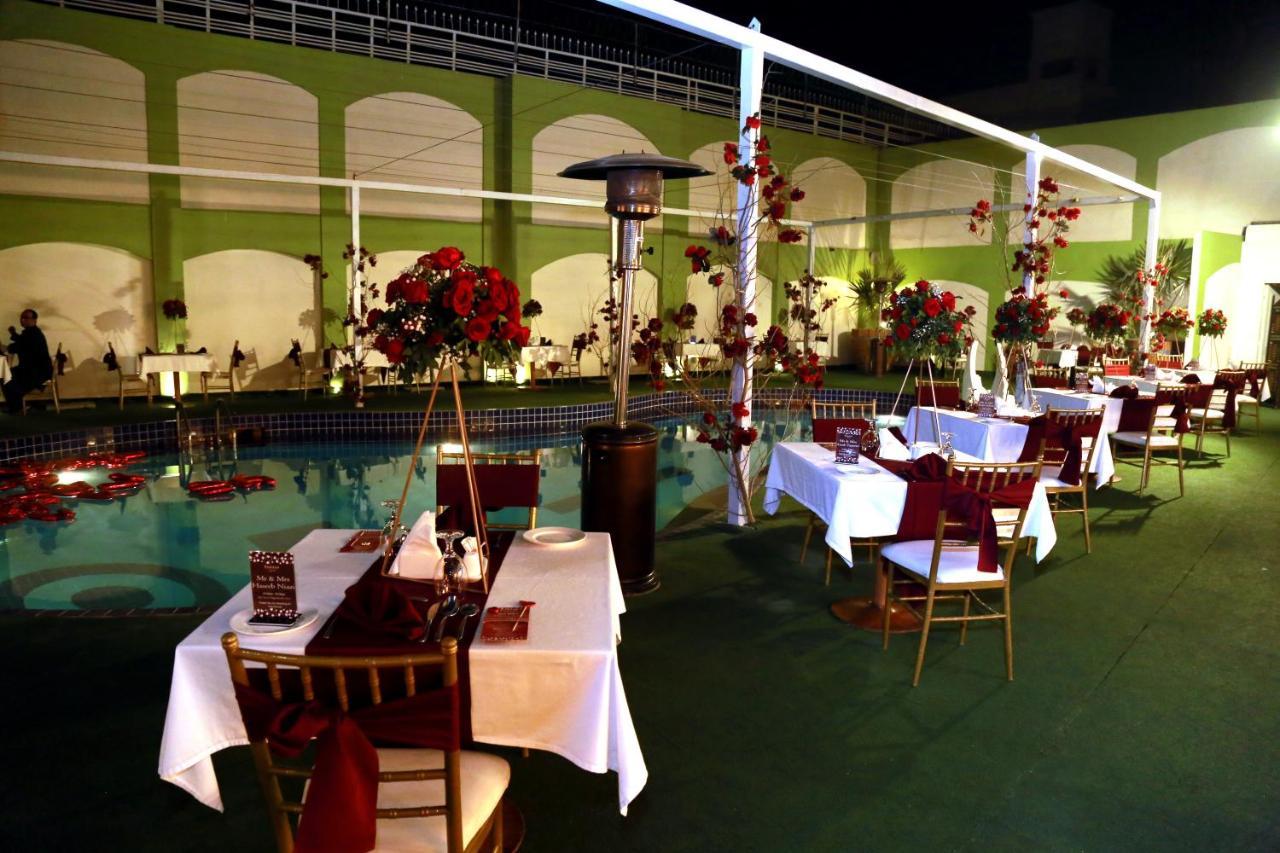 Ramada By Wyndham Multan Hotel Buitenkant foto