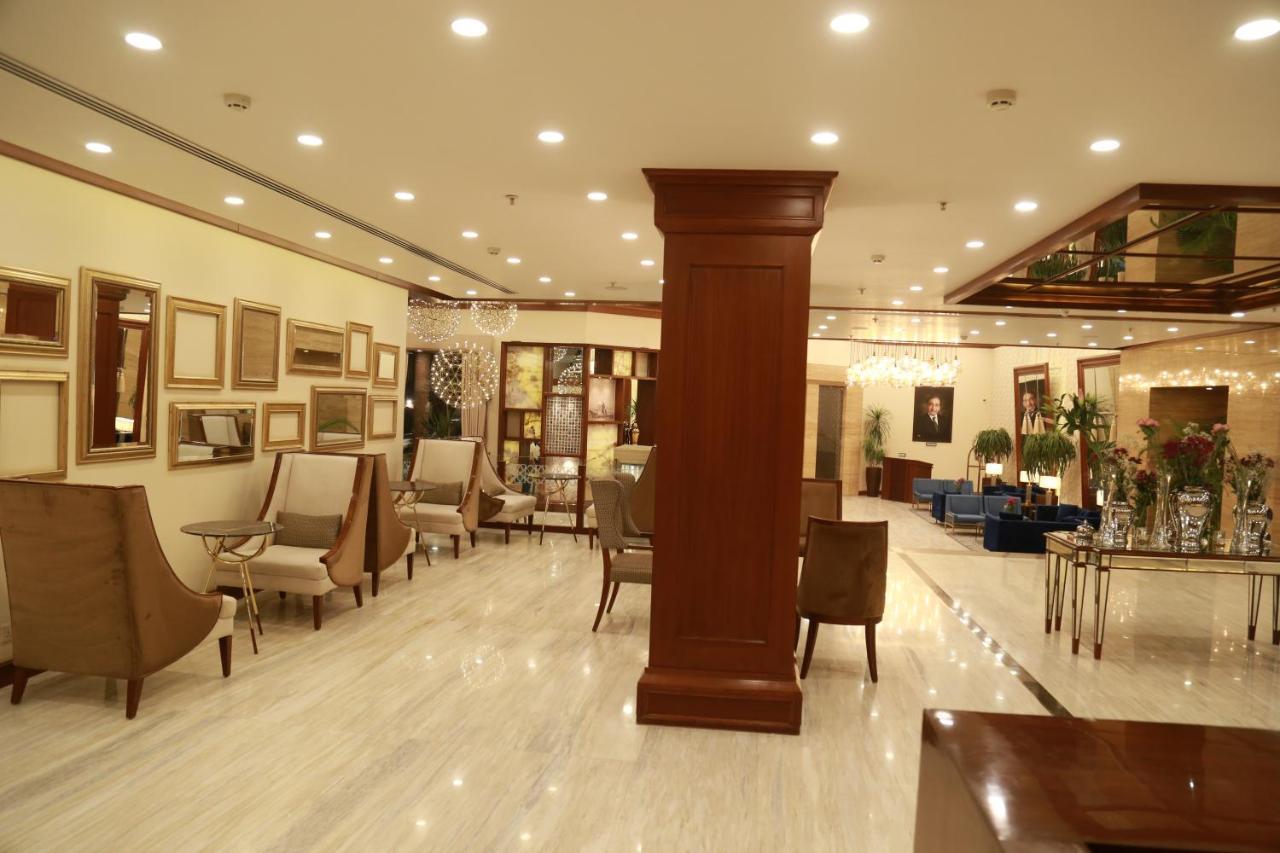 Ramada By Wyndham Multan Hotel Buitenkant foto