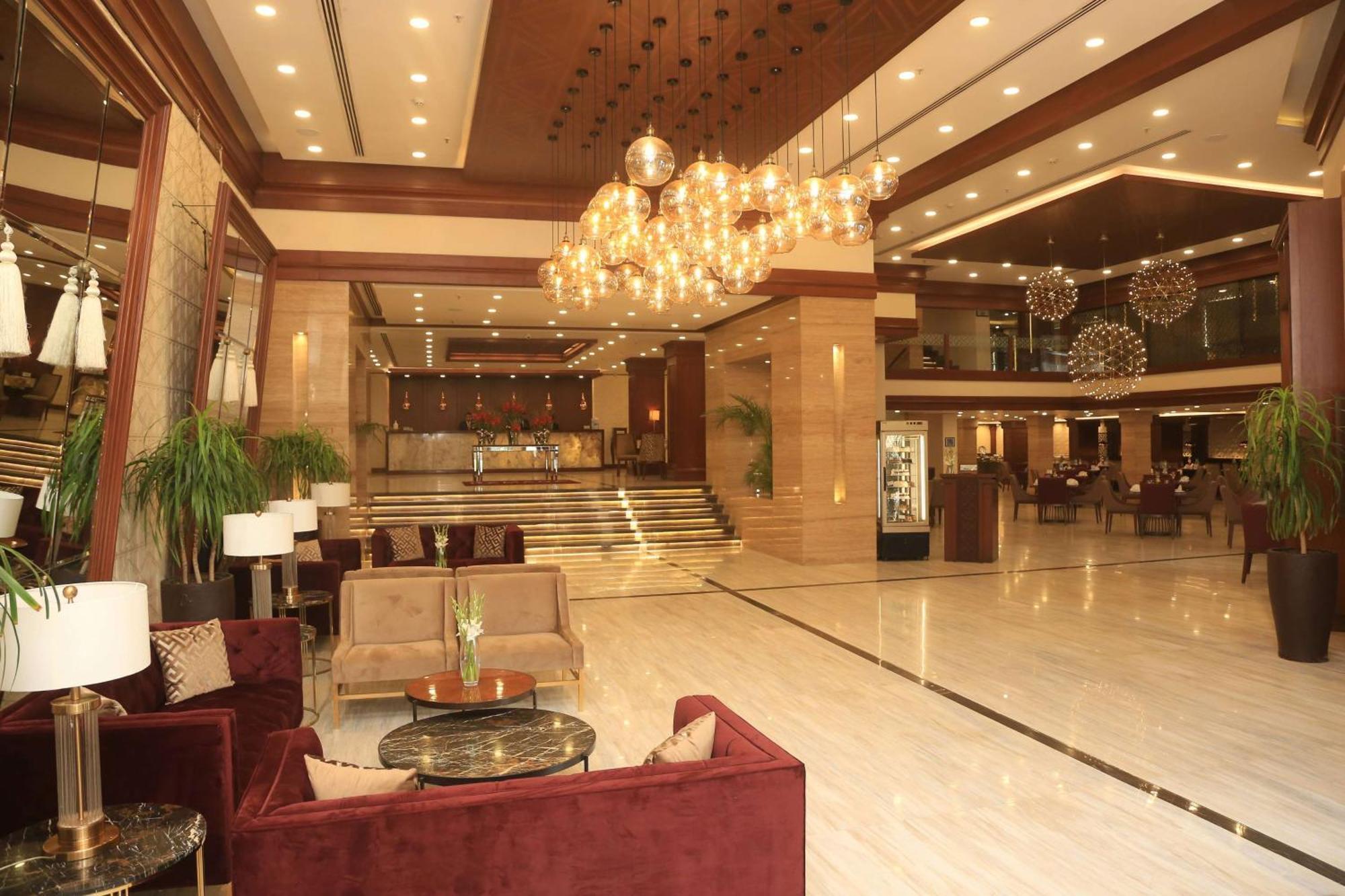 Ramada By Wyndham Multan Hotel Buitenkant foto