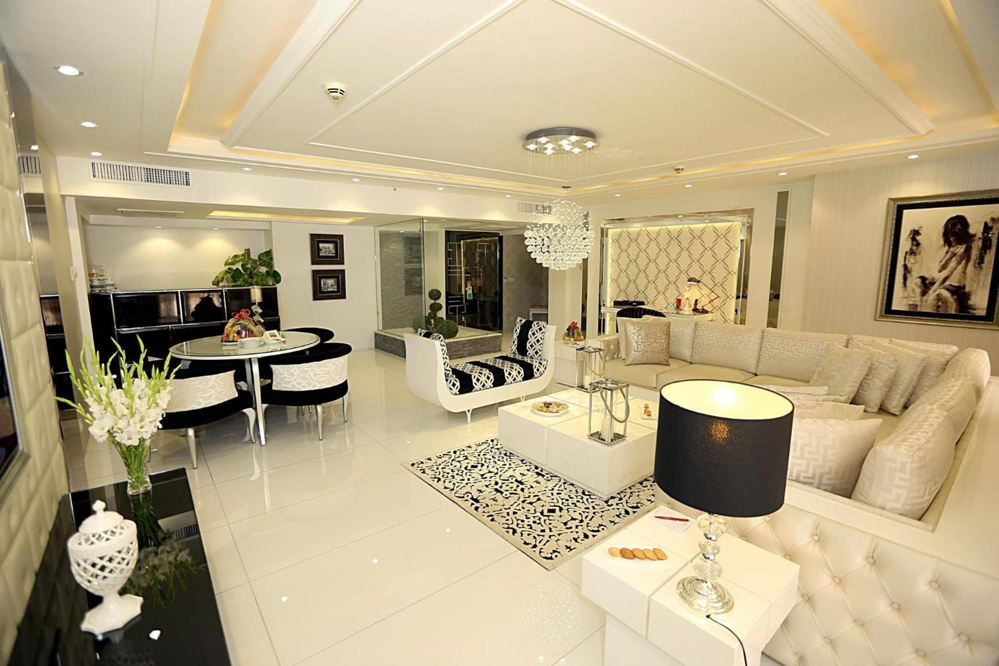 Ramada By Wyndham Multan Hotel Buitenkant foto